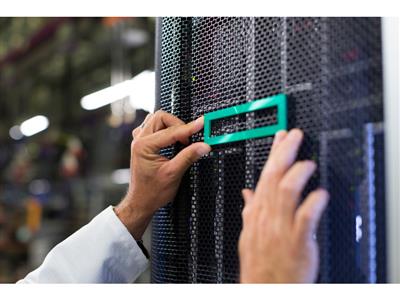 Hewlett Packard Enterprise HPE DL38X Gen10 2SFF Premium HDD Front NVMe slot expander