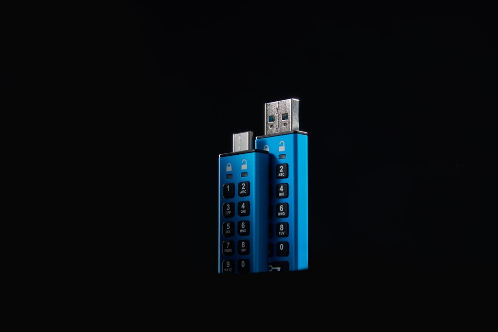 Kingston Technology IronKey 64GB USB-C Keypad 200C, FIPS 140-3 Lvl 3 (Pending) AES-256